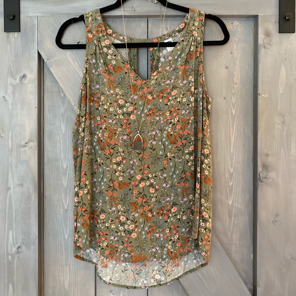 Old Navy top size medium